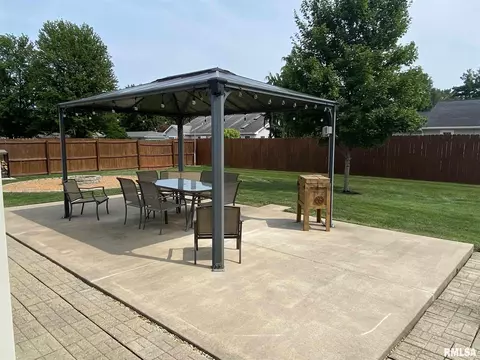 806 W Monroe St, Athens, IL 62613 photo 34