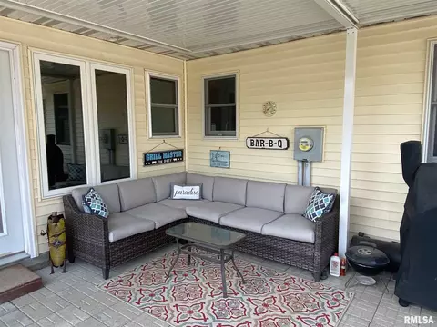 806 W Monroe St, Athens, IL 62613 photo 33