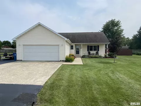 806 W Monroe St, Athens, IL 62613 photo 1