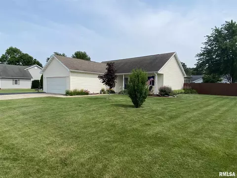 806 W Monroe St, Athens, IL 62613 photo 4
