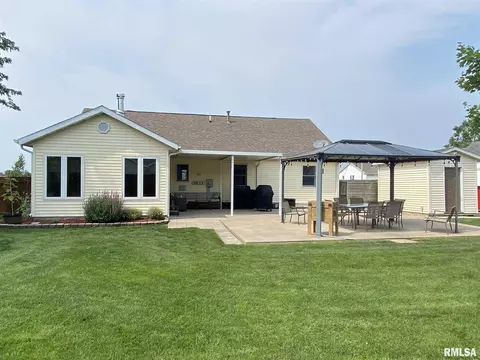 806 W Monroe St, Athens, IL 62613 photo 43