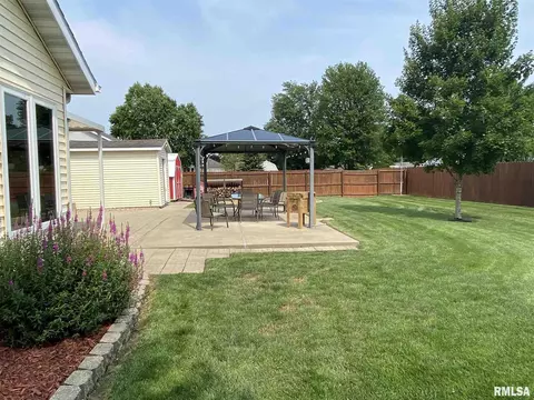 806 W Monroe St, Athens, IL 62613 photo 39
