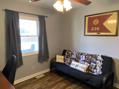 806 W Monroe St, Athens, IL 62613 photo 24