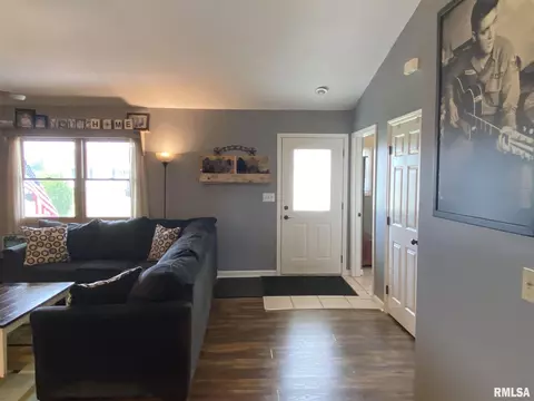 806 W Monroe St, Athens, IL 62613 photo 17