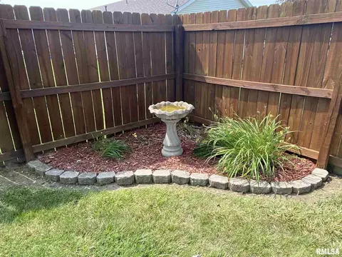 806 W Monroe St, Athens, IL 62613 photo 37