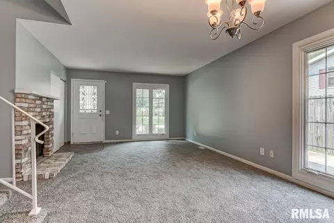 2505 Somerton Rd, Springfield, IL 62701 photo 7
