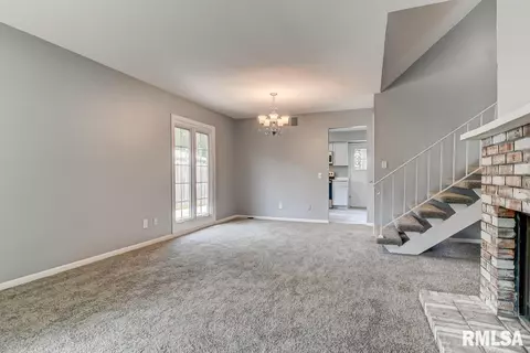 2505 Somerton Rd, Springfield, IL 62701 photo 6