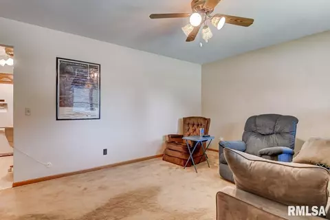 2105 Scarbrough Rd, Springfield, IL 62702 photo 7