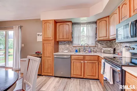 4 Eton Dr, Springfield, IL 62704 photo 9