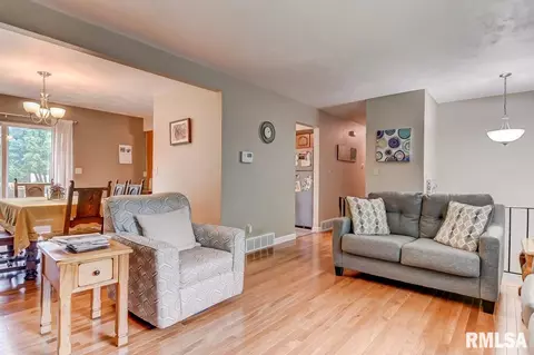 4 Eton Dr, Springfield, IL 62704 photo 6