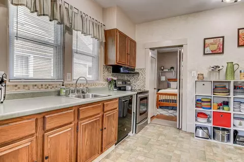 1813 Holmes Ave, Springfield, IL 62704 photo 10