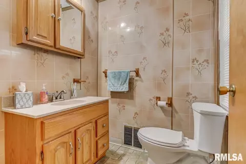 1813 Holmes Ave, Springfield, IL 62704 photo 18