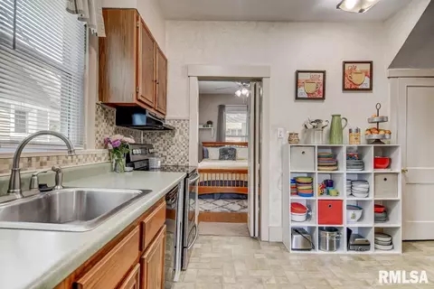 1813 Holmes Ave, Springfield, IL 62704 photo 15