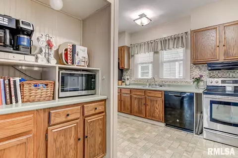 1813 Holmes Ave, Springfield, IL 62704 photo 11