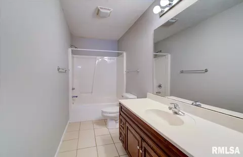 624 N Milton St, Springfield, IL 62702 photo 24