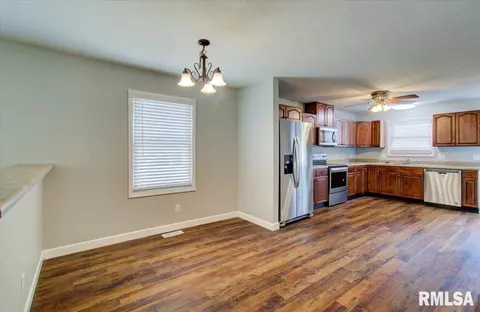 624 N Milton St, Springfield, IL 62702 photo 11