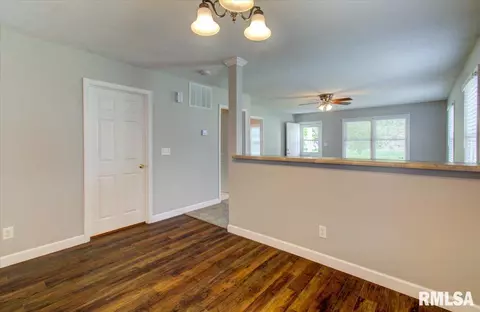 624 N Milton St, Springfield, IL 62702 photo 6