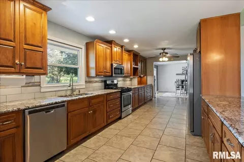 52 Providence Ln, Springfield, IL 62711 photo 9