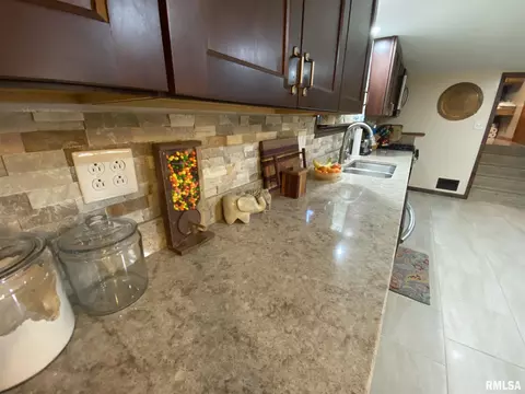 2601 E Keys Ave, Springfield, IL 62702 photo 7