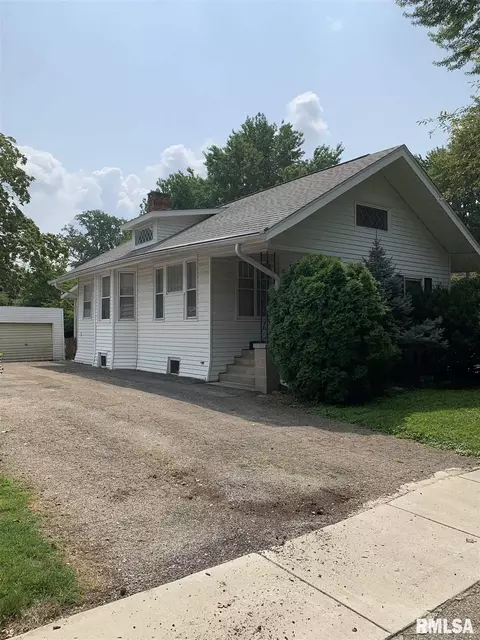 1816 S Douglas Ave, Springfield, IL 62704 photo 2