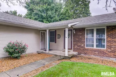 224 Glasgow Dr, Springfield, IL 62702 photo 2