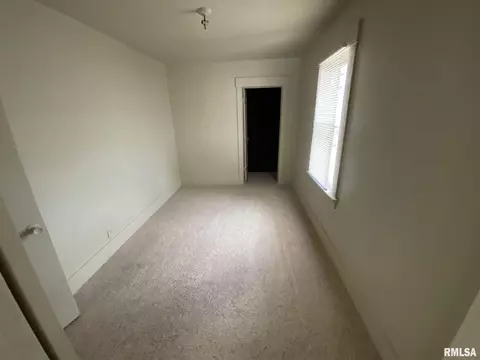 2179 S 12th St, Springfield, IL 62703 photo 6
