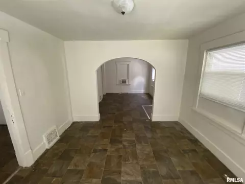 2179 S 12th St, Springfield, IL 62703 photo 2