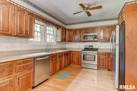 2011 Illini Rd, Springfield, IL 62704 photo 11