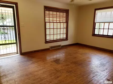33 Ruth Ct, Springfield, IL 62704 photo 3