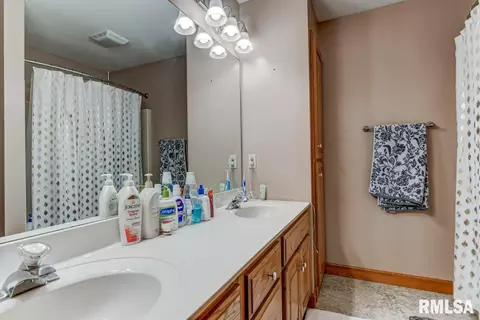 2304 Lake Crest Dr, Springfield, IL 62711 photo 27