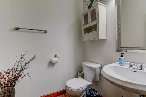 2304 Lake Crest Dr, Springfield, IL 62711 photo 17