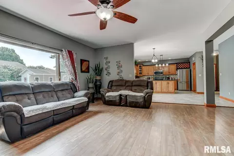 2304 Lake Crest Dr, Springfield, IL 62711 photo 12