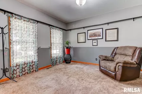 2304 Lake Crest Dr, Springfield, IL 62711 photo 7