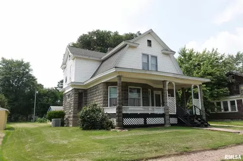 403 S Main St, Abingdon, IL 61410 photo 3
