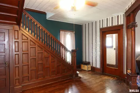 403 S Main St, Abingdon, IL 61410 photo 15