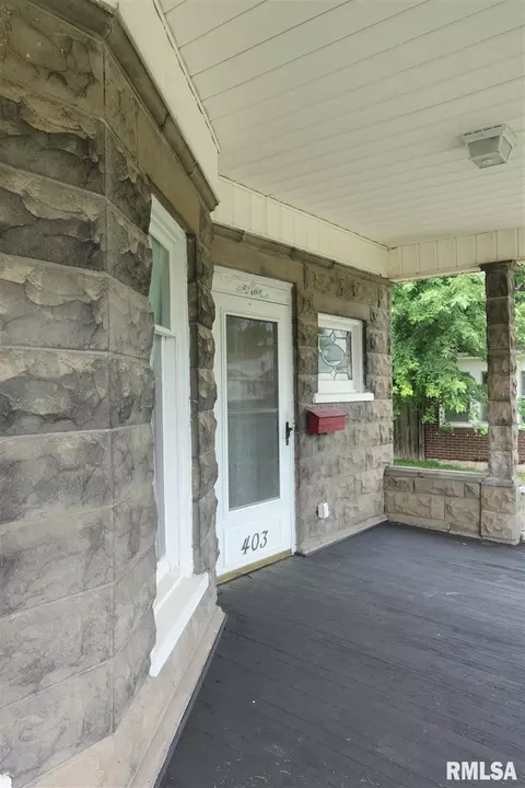403 S Main St, Abingdon, IL 61410 photo 5