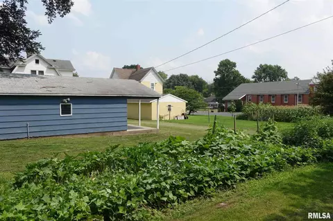 403 S Main St, Abingdon, IL 61410 photo 8