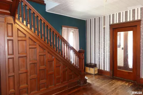 403 S Main St, Abingdon, IL 61410 photo 11