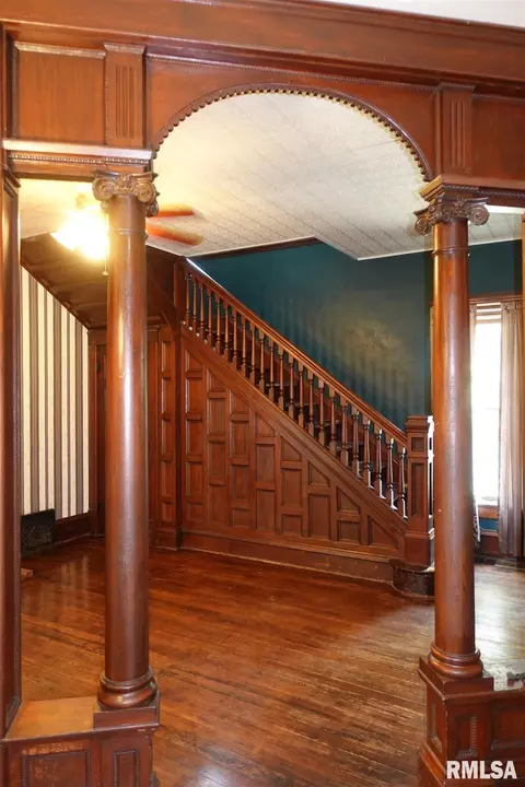 403 S Main St, Abingdon, IL 61410 photo 16