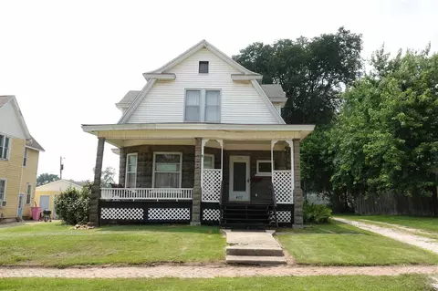 403 S Main St, Abingdon, IL 61410 photo 2