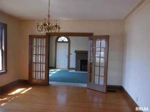 102 E Clay St, Roodhouse, IL 62082 photo 8