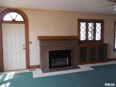 102 E Clay St, Roodhouse, IL 62082 photo 9