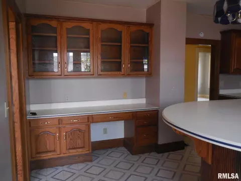 102 E Clay St, Roodhouse, IL 62082 photo 6