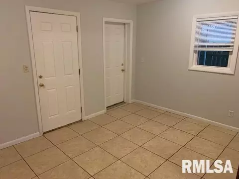 1 Bryant Ln, Springfield, IL 62702 photo 9