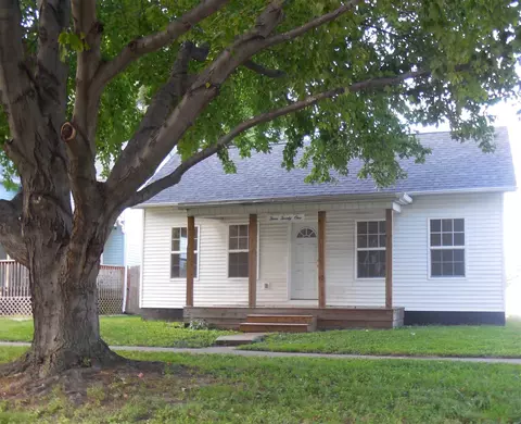 321 Reynolds St, Springfield, IL 62702 photo 1