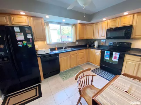 1912 Creighton Rd, Springfield, IL 62703 photo 8