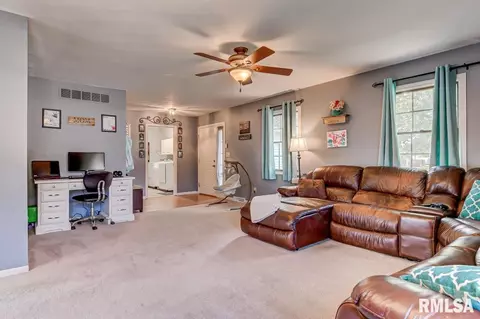 6317 Kate Ct, Springfield, IL 62712 photo 4