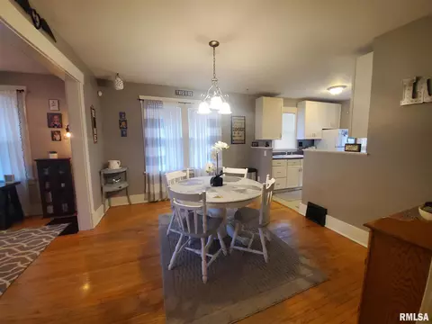 2205 Holmes Ave, Springfield, IL 62704 photo 4
