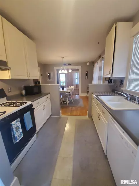 2205 Holmes Ave, Springfield, IL 62704 photo 6