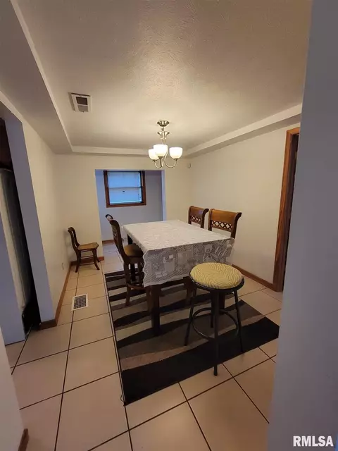 2803 Leonard St, Springfield, IL 62704 photo 7